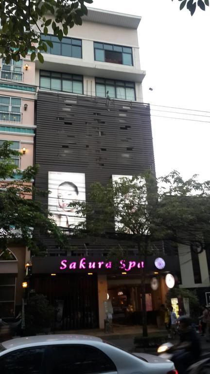 De Sky Sukhumvit Ekkamai Hotell Bangkok Exteriör bild