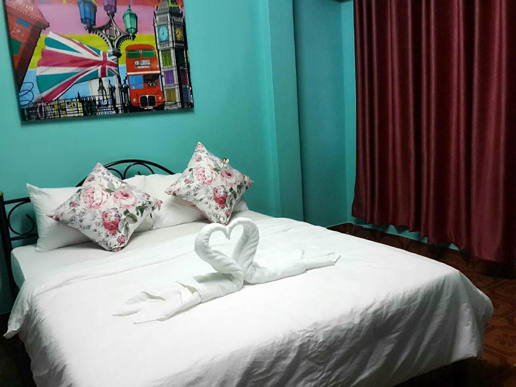 De Sky Sukhumvit Ekkamai Hotell Bangkok Exteriör bild